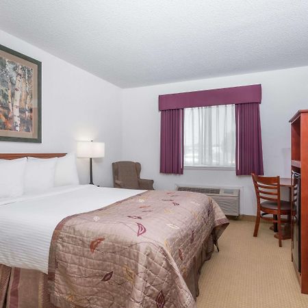 Baymont By Wyndham Marshfield Hotel Exterior foto