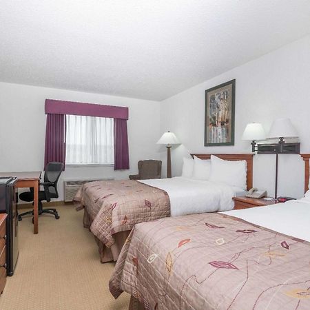 Baymont By Wyndham Marshfield Hotel Exterior foto